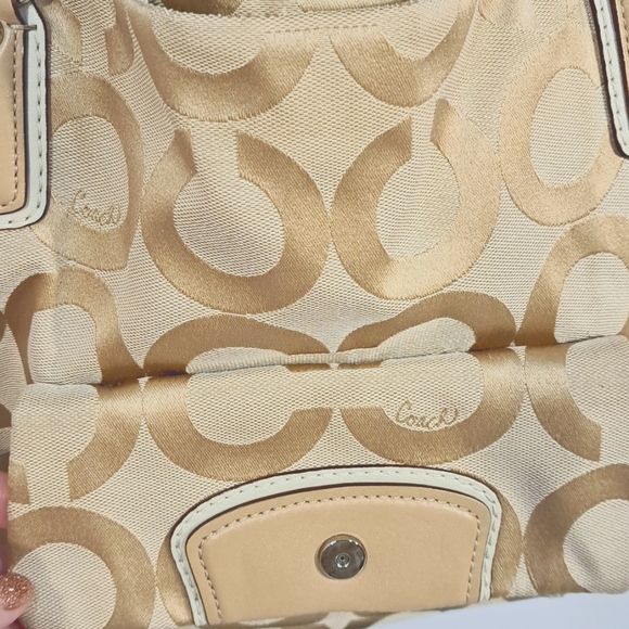 Coach Classic Bag in Mint Condition! - Picture 2 of 16